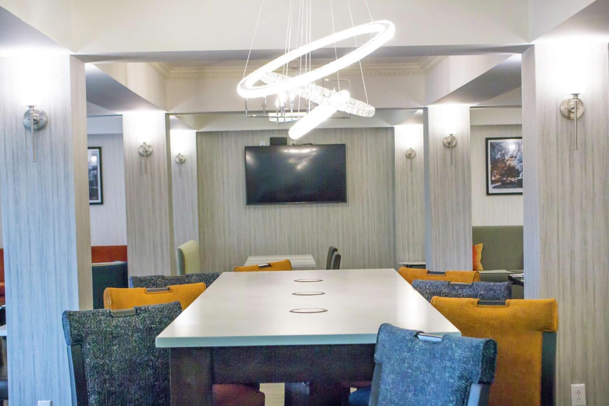 Hampton Hotel 3*