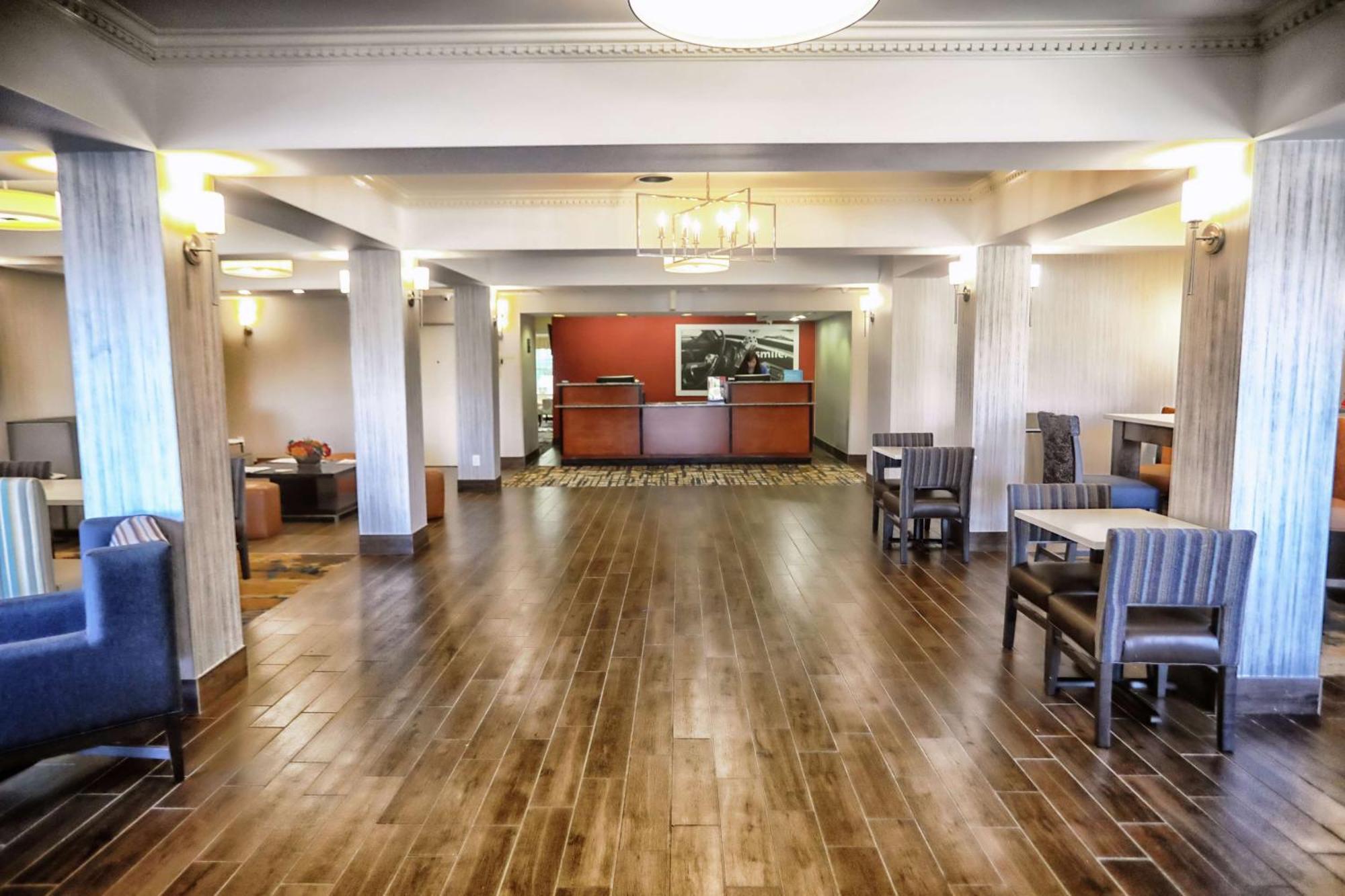 Hampton Hotel