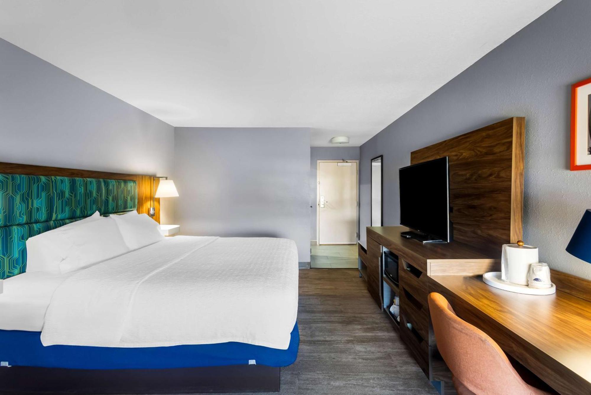 Hotel Hampton 3*